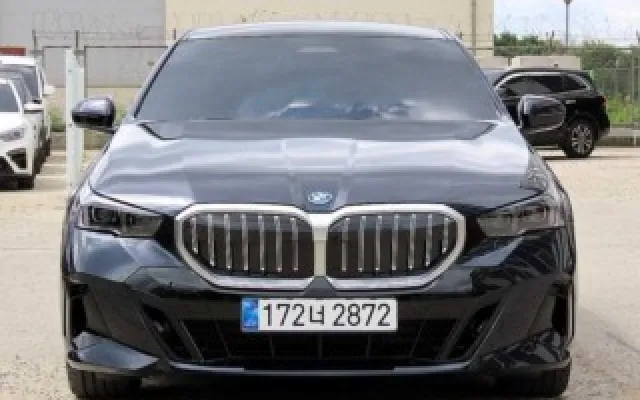 5시리즈 (G60) 530e xDrive BMW 2025/05 7,806km